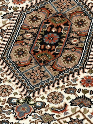 Avelino Hand-knotted Wool Persian Rug - Multi