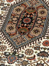 Avelino Hand-knotted Wool Rug