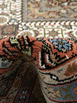 Avelino Hand-knotted Wool Rug