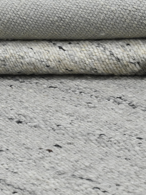 Neer Hand-woven Wool Geometric Rug - Grey