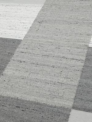 Neer Hand-woven Wool Geometric Rug - Grey