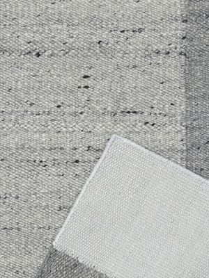 Neer Hand-woven Wool Geometric Rug - Grey