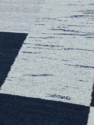 Tarin Hand-woven Wool Geometric Rug - Blue