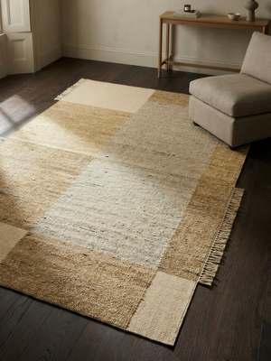 Aren Hand-Woven Wool Geometric Rug - Beige