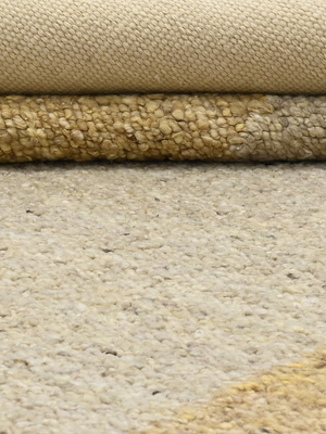 Aren Hand-Woven Wool Geometric Rug - Beige