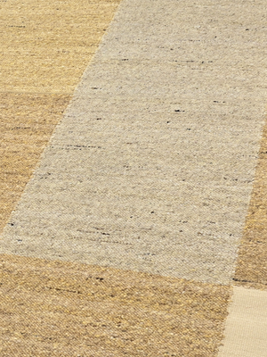 Aren Hand-Woven Wool Geometric Rug - Beige