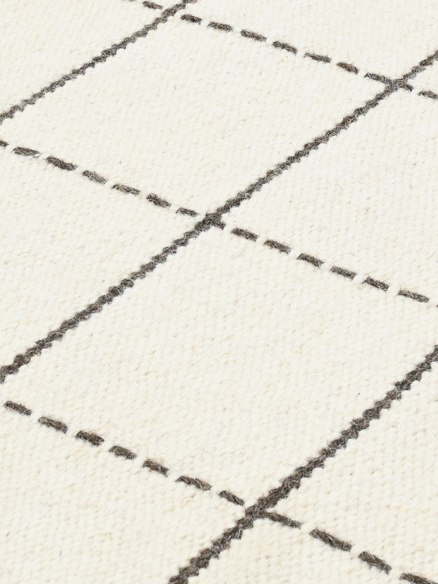 Nayab Hand-woven Round Wool Rug