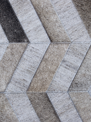Aariz Hide & Wool Geometric Rug - Grey