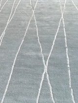 Vayen Hand-tufted Wool & Tencel Rug