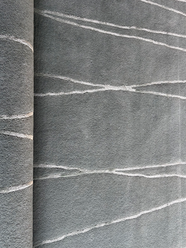 Vayen Hand-tufted Wool & Tencel Rug