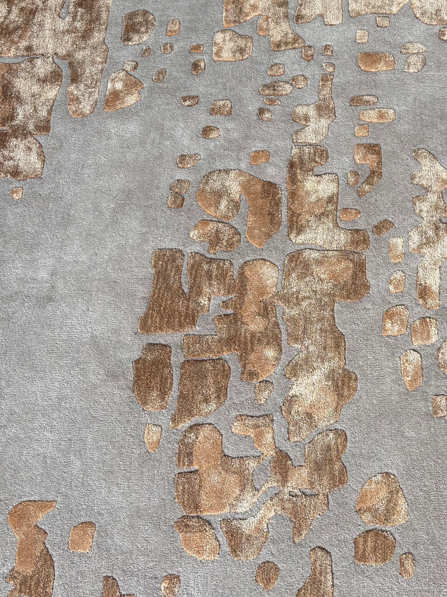 Zaren Hand-tufted Wool & Tencel Rug