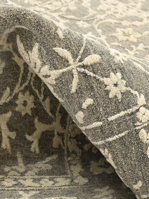 Anahita Grey Hand-knotted Wool-Silk Persian Rug - Grey