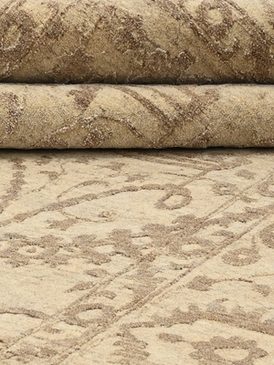 Royan Hand-knotted Wool-Silk Persian Rug - Beige