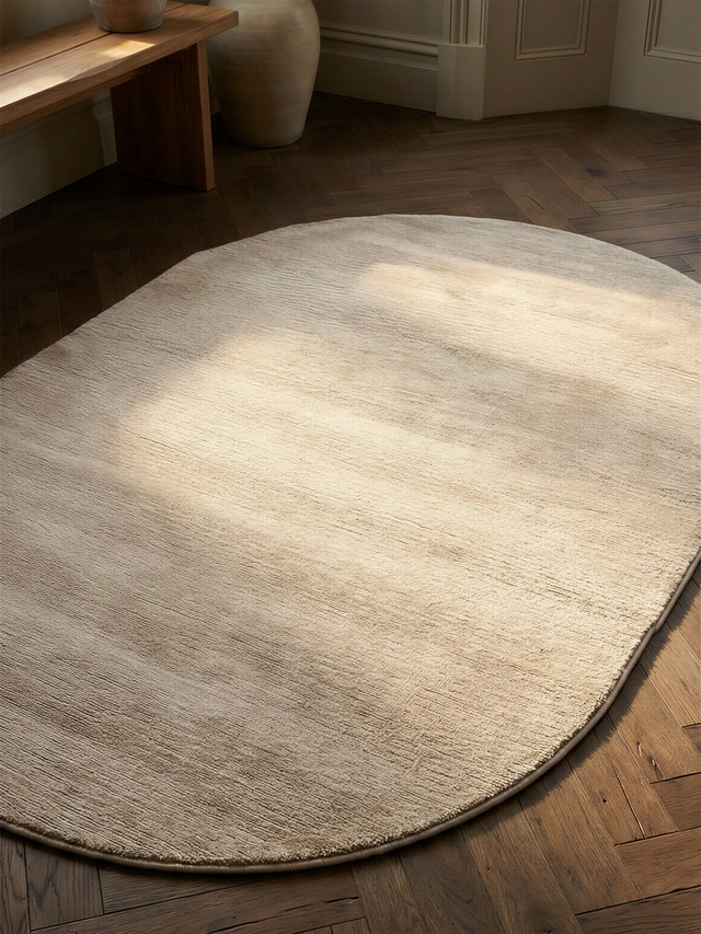 Aaruni Hand-woven Oval Rug