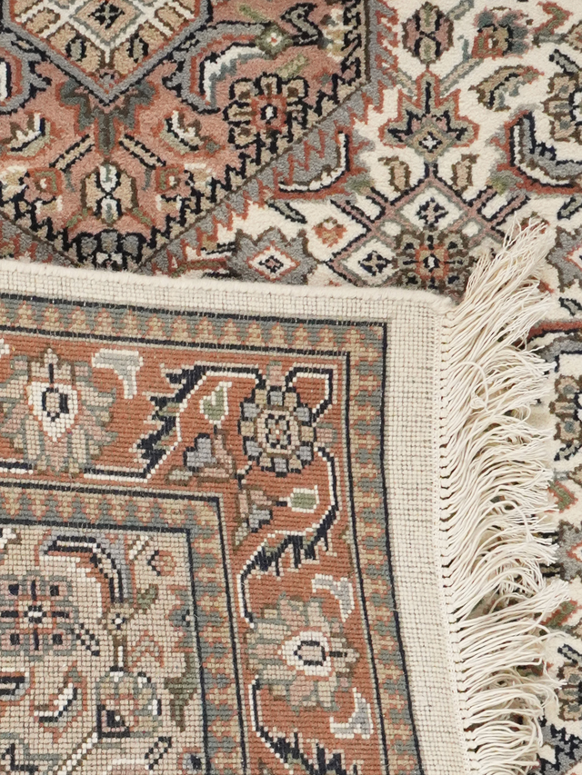 Monique Hand-knotted Wool Rug