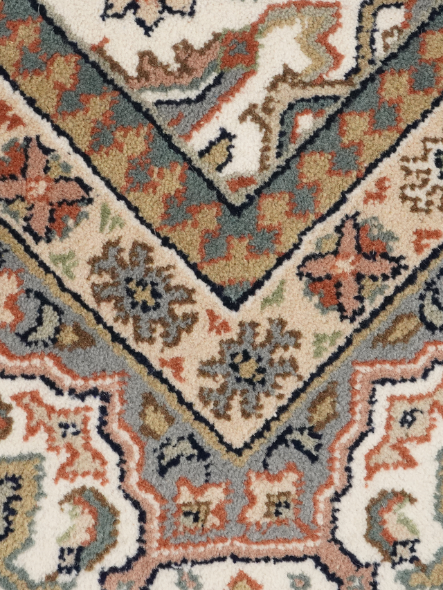 Aillie Hand-knotted Wool Rug