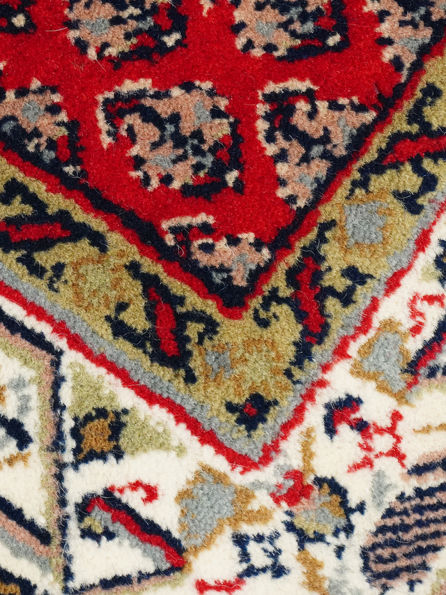 Humayra Hand-knotted Wool Rug