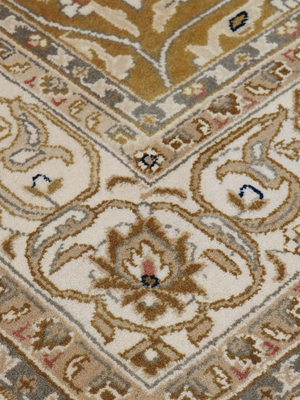 Lisha Hand-knotted Wool Persian Rug - Beige