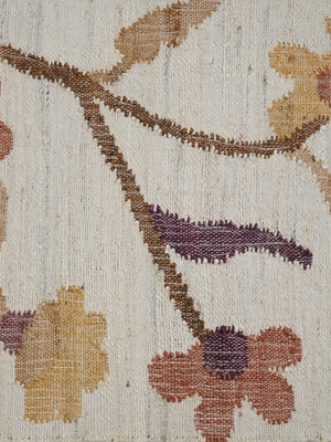 Casey Hand-woven Jute Floral Rug - Ivory