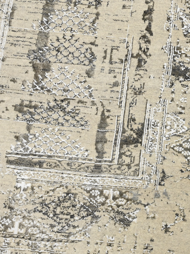 Vaari Wool & Bamboo Silk Hand-Knotted Rug