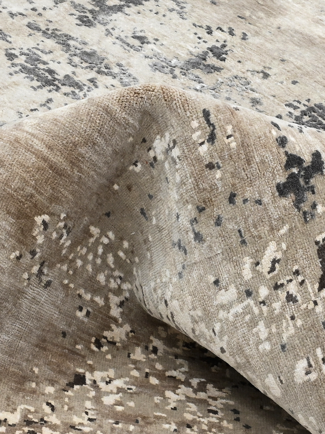 Torven Hand-Knotted Wool & Bamboo Silk Rug - Brown