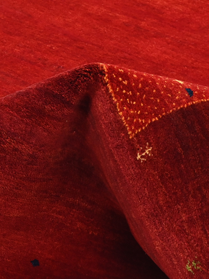 Kezan Hand-Knotted Wool Rug – Red