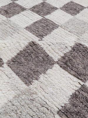 Keston Hand-knotted Wool Geometric Rug - Grey