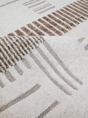 Solen Hand-knotted Wool Abstract Rug - Ivory