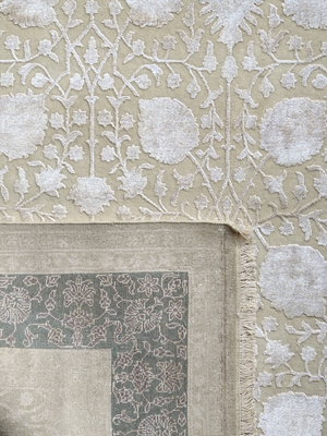 Mirael Hand-knotted New Zealand Wool Persian Rug - Beige