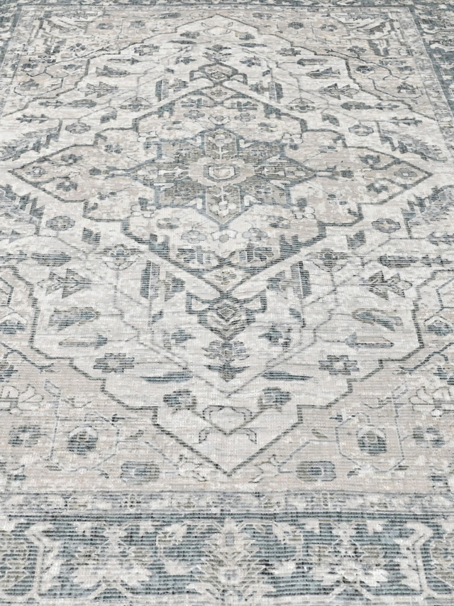 Faran Hand-woven Washable Rug - Grey