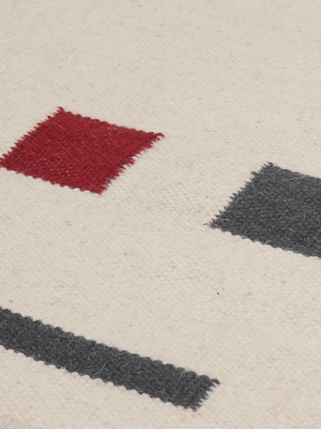Carell Hand-Woven Wool Kilim Rug - Off White