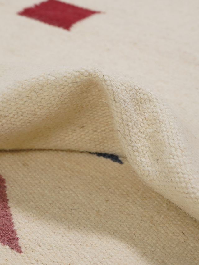 Carell Hand-Woven Wool Kilim Rug - Off White