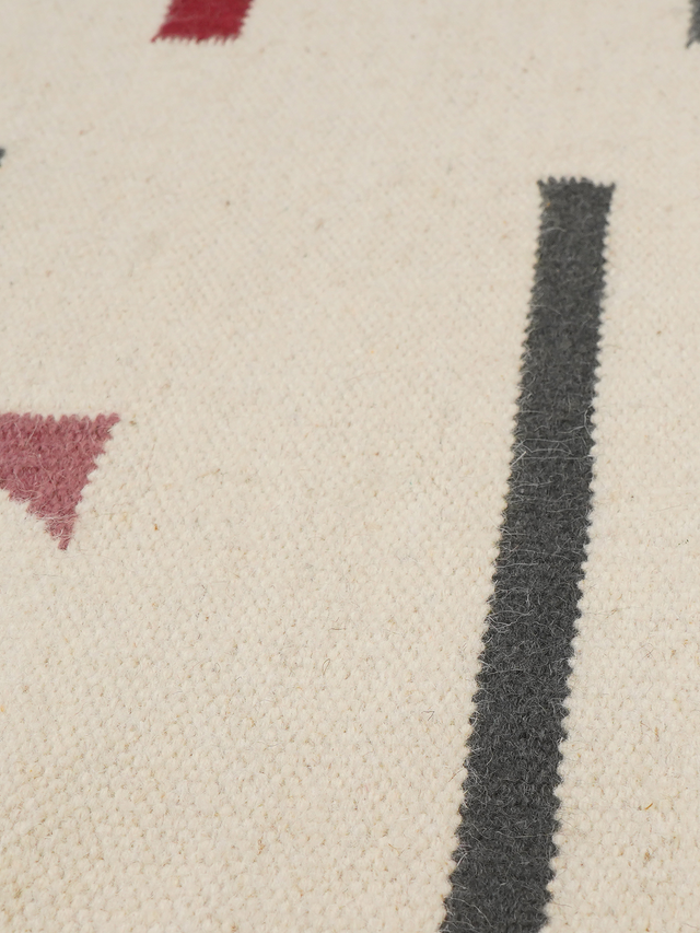 Carell Hand-Woven Wool Kilim Rug - Off White