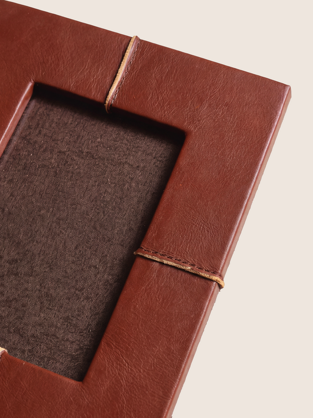 Pulcher Waxy Leather Photo Frame - Burgundy