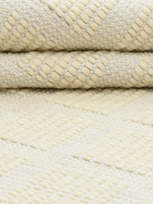 Zahaan Hand-woven Wool Geometric Rug - Cream