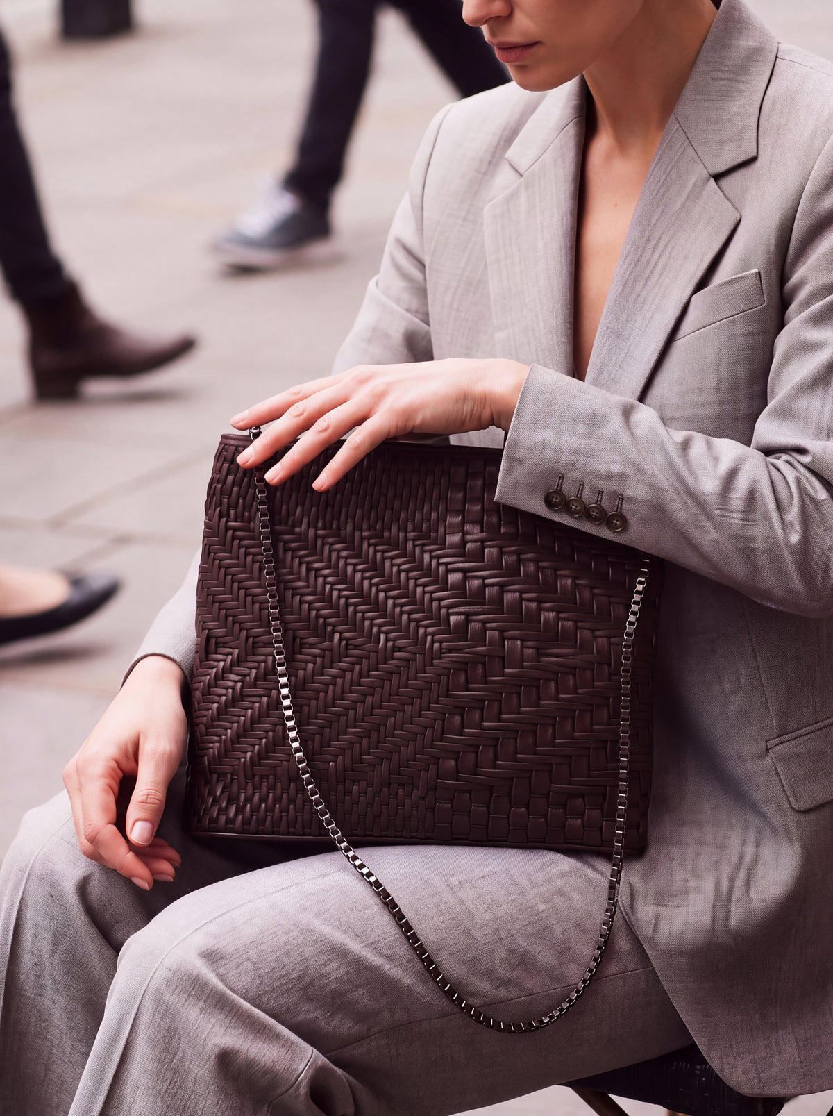 Baker Woven Leather Pochette - Walnut