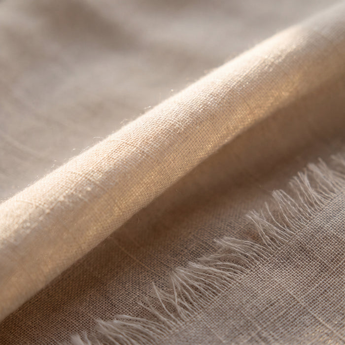 Fine fibres, generous drape